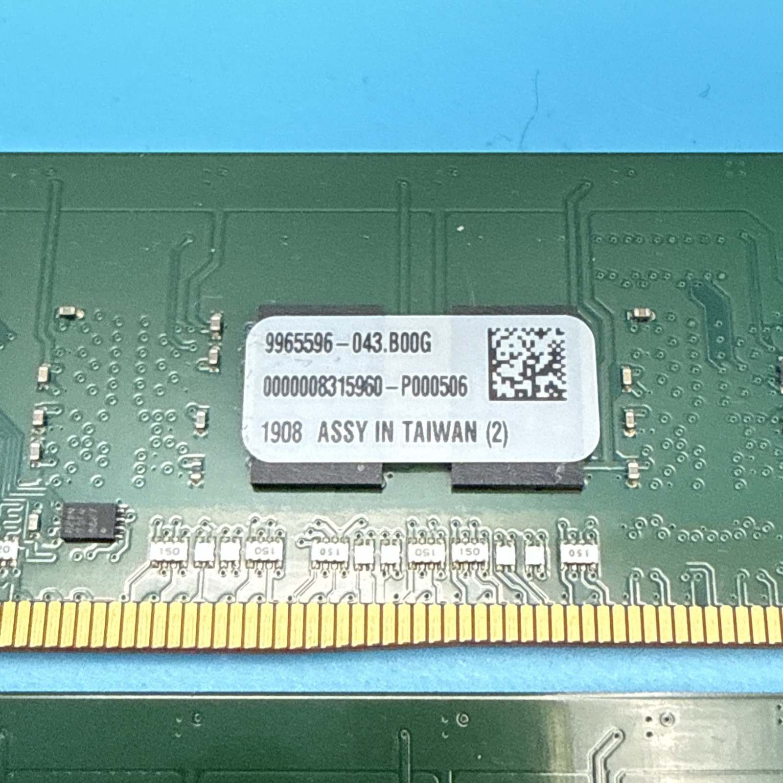 как выглядит Kingston 32GB 4x4GB DDR4 2400MHz ECC Registered RDIMM RAM KVR24R17S8/4 фото