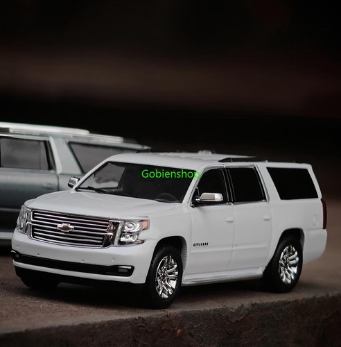 GB GOC 1:64 weiß 2015 Suburban Full Size SUV Modell Diecast Sammelauto - Bild 2 von 5