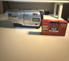 Sony DCR-TRV730 Digital8 Hi8 8mm Camera with Tape And Memory Stick no Charger 