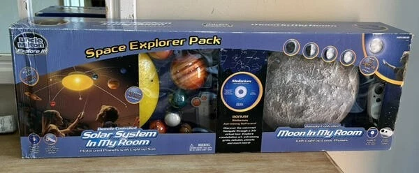 NEW SPACE EXPLORER PACK SOLAR SYSTEM MOON IN MY ROOM REMOTE