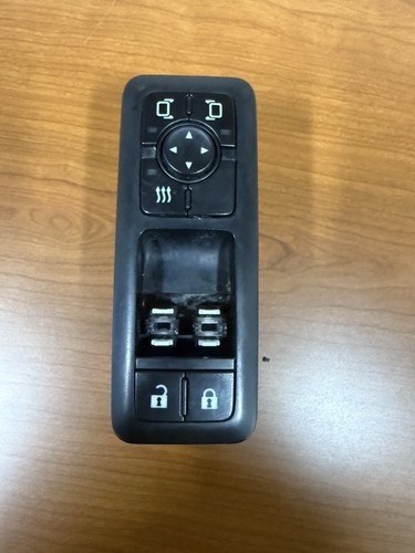 International LT 625 LH Driver Door Controller OEM Works Great Read 4061965C4