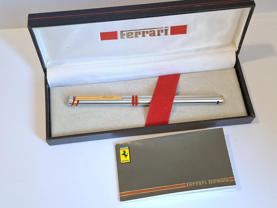 FERRARI FORMULA – Penna Stilografica acciaio/Oro,dettagli rosso Ferrari  - Immagine 3 di 4