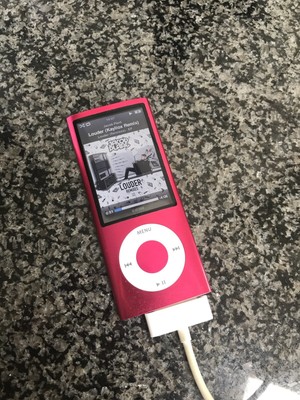 ipod with speakers built in