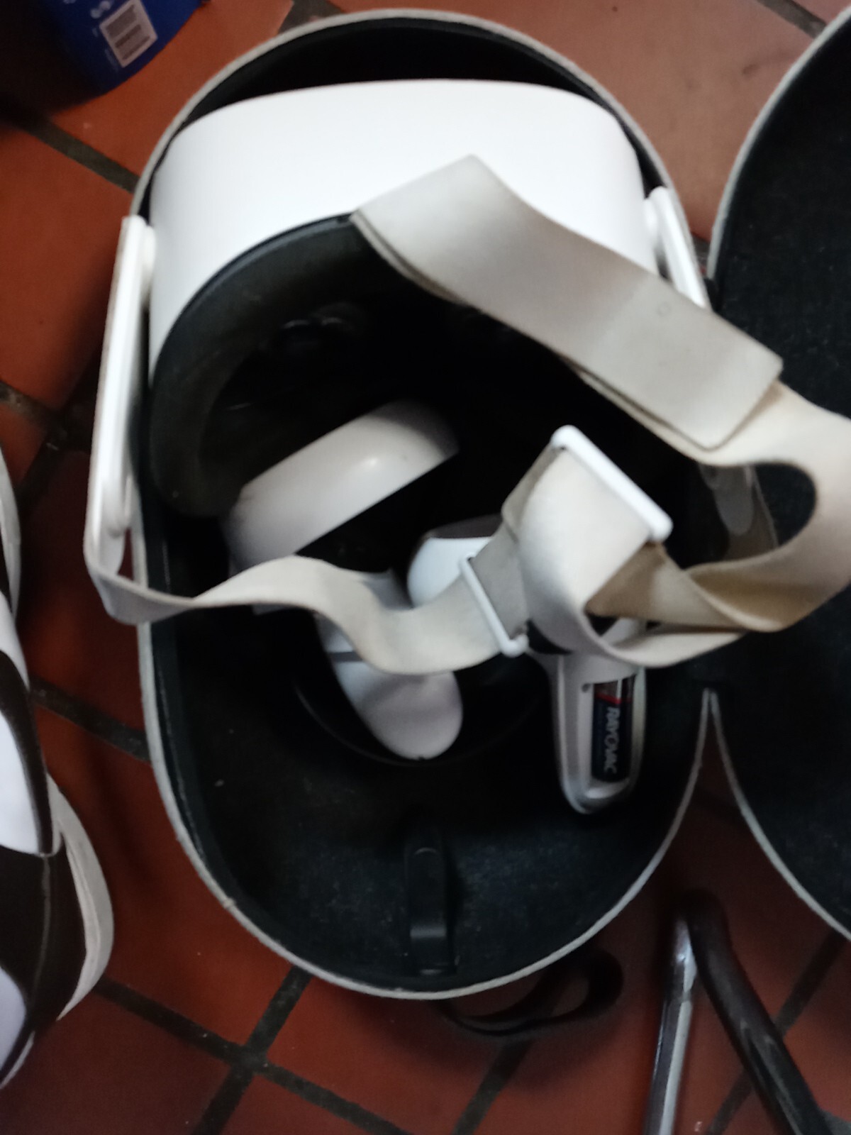 Oculus Quest 2 64GB Standalone All-in-One VR Headset KW49CM