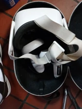 Oculus Quest 2 64GB Standalone All-in-One VR Headset KW49CM