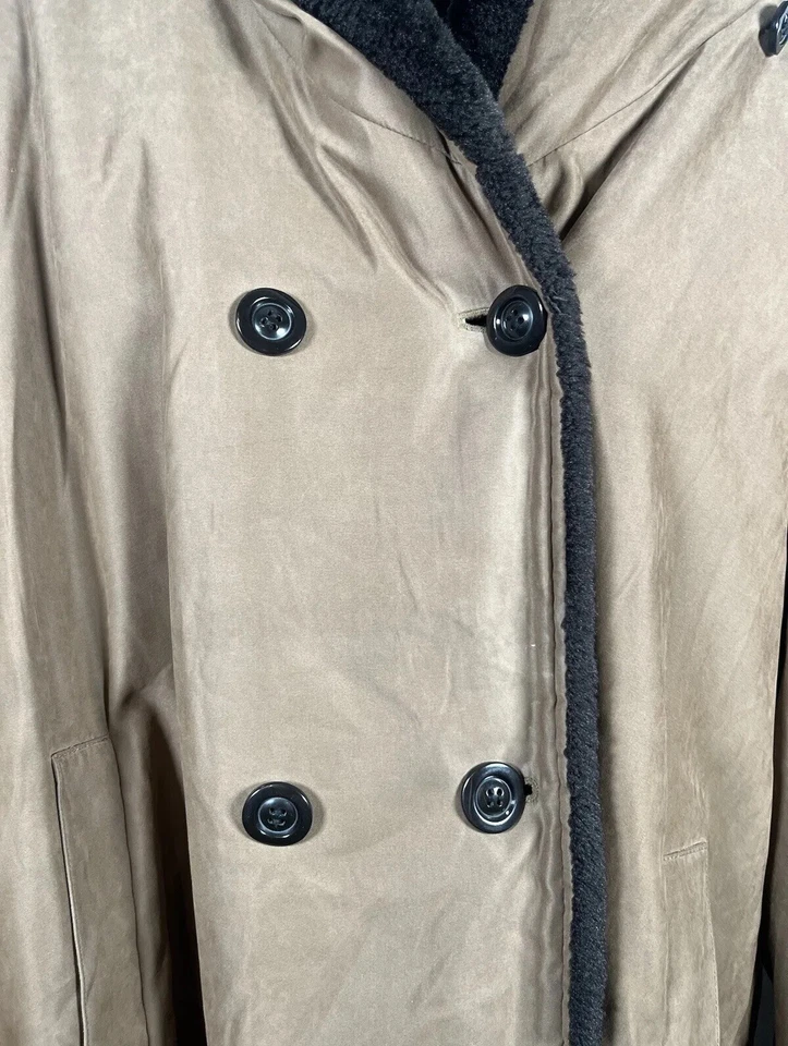 ABRIGO DISEÑO UD UTEX CON CAPUCHA DE PIEL Botones Talla Grande Foto 2 de 4