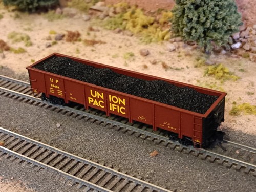 Hay Bros FRESHLY LOADED COAL LOADS (3-PK) - Fits TRAINWORX 46 foot GS Gondolas - Picture 5 of 10