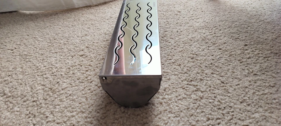 Caja para fumar astillas de madera de acero inoxidable Skyflame, barbacoa carne para fumar con ventilación ondulada Foto 2 de 4