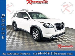 2022 Nissan Pathfinder SL