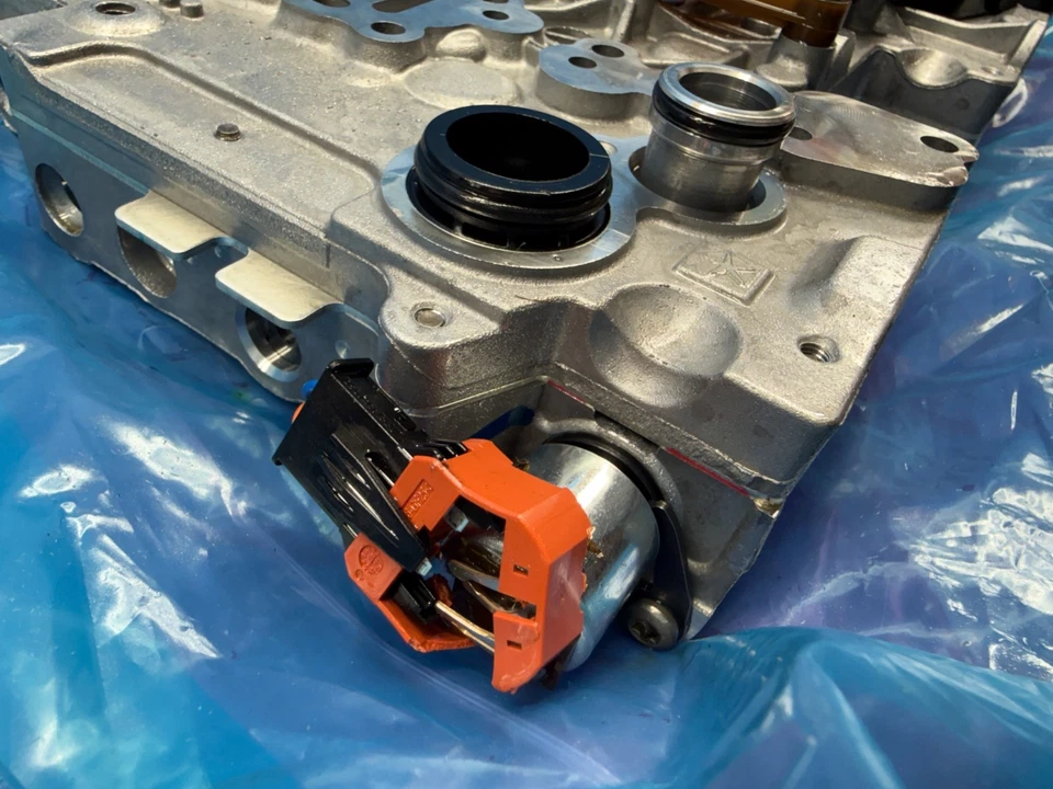 Cuerpo de válvula de transmisión 68261622AE para Dodge Durango/Jeep 2016-2017 Foto 3 de 4