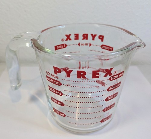 Vintage Pyrex Glas 2 Tassen Messbecher ROTE Buchstaben Schön!
