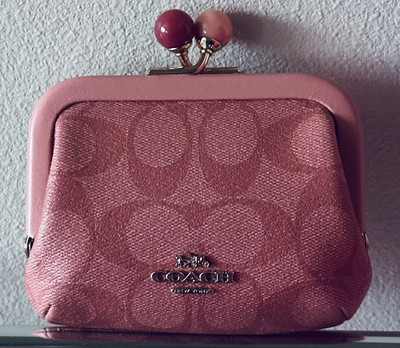 NEW COACH SIGNATURE CANDY PINK NORA FRAME KISSLOCK COIN PURSE