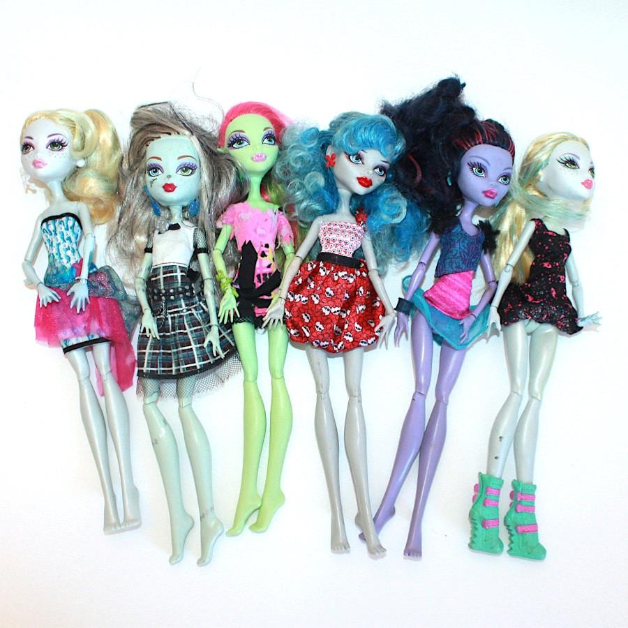 - 1st Wave: Ghoulia Lagoona (2) Frankie Venus Jane Boolittle
