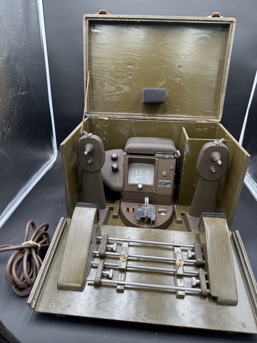 Bell & Howell II 16mm映写機 $_57.JPG?set_id=880000500F