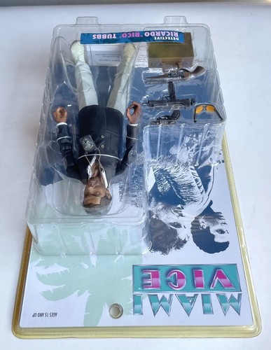 🔥MEZCO MIAMI VICE RICARDO “RICO” TUBBS (BLACK SUIT) RARE 2006🔥 - Picture 9 of 12
