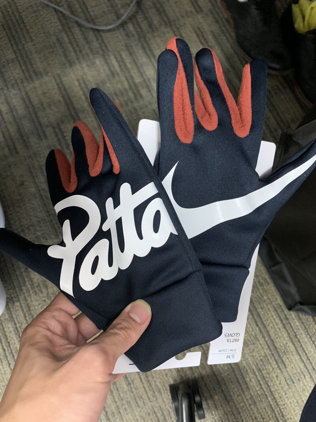 patta nike gloves