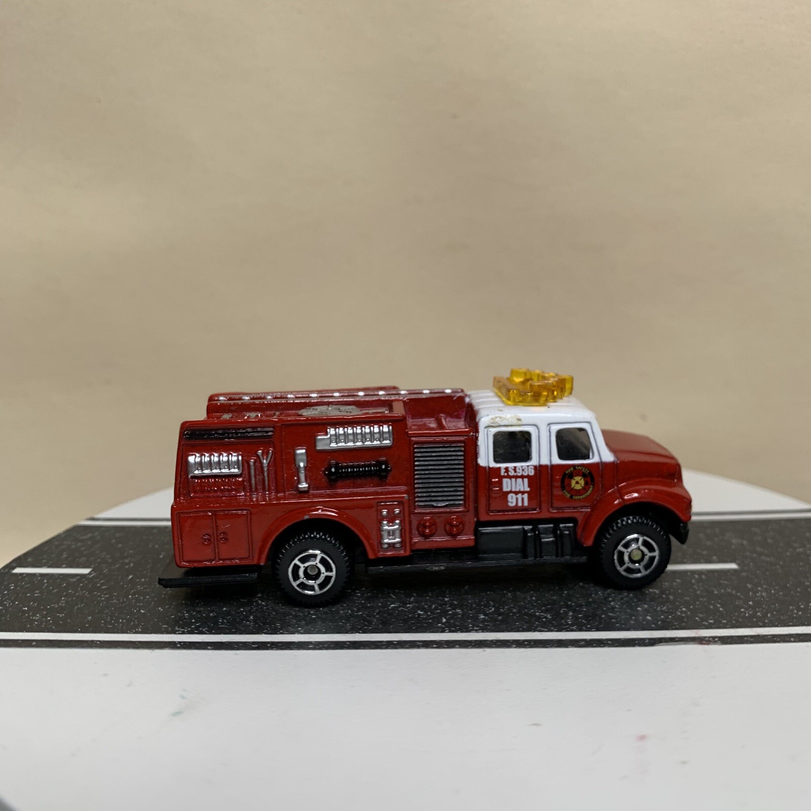 MotorMax #6055 International Fire Truck Pumper Emergency Response Vehicle Red NM