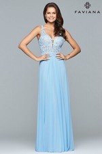 Faviana Formal dress Size 4 NWT