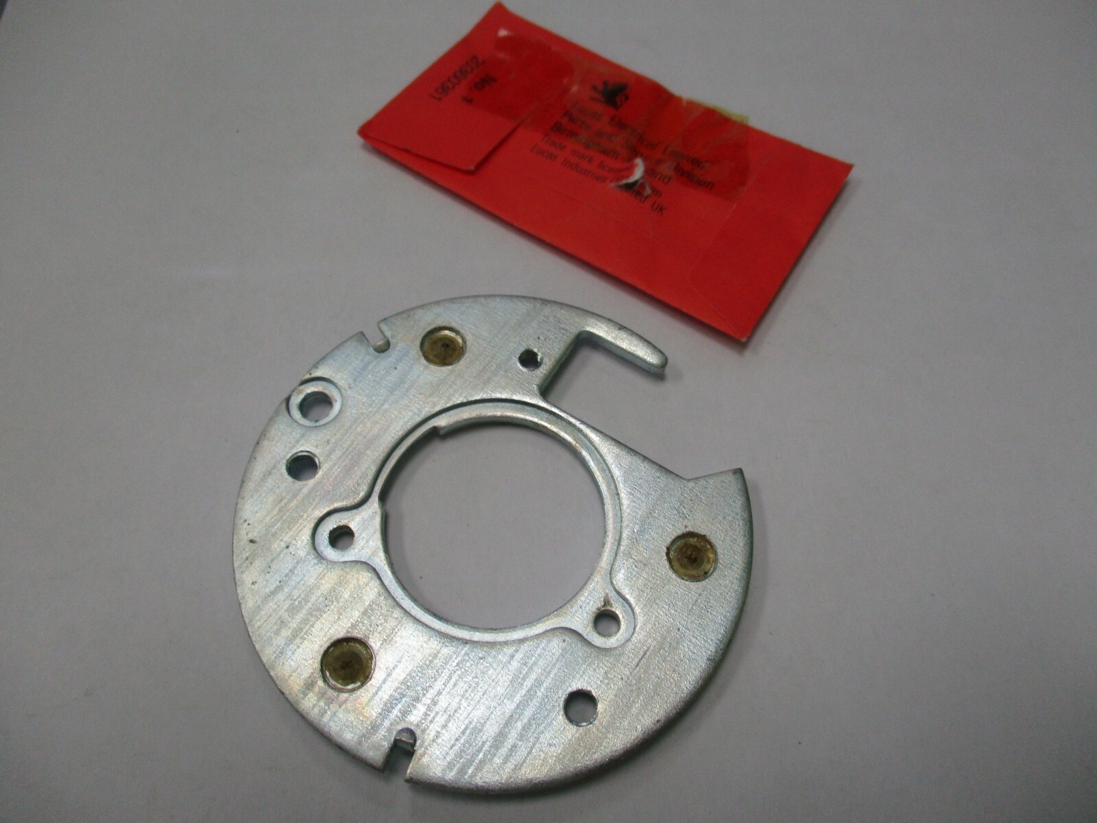 Lucas 54422584 NOS twin point distributor plate Aston Martin DBS, Triumph Stag 