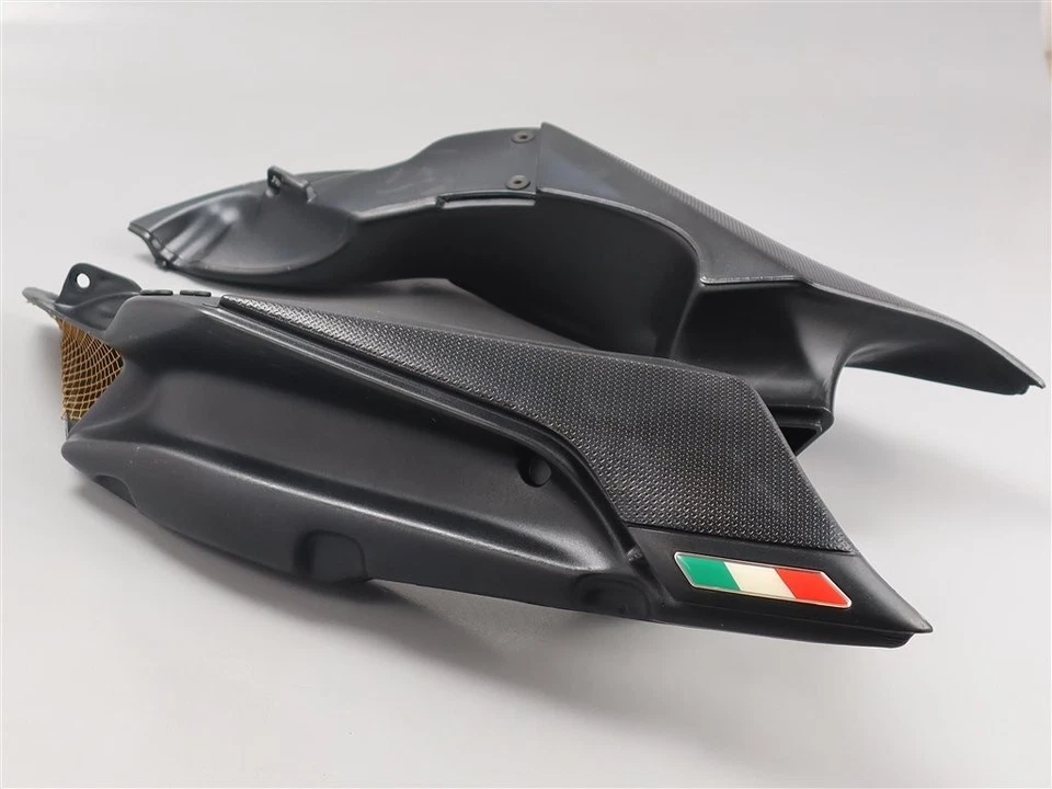 MV Agusta F4-750SR Genuino Ram Conductos de Aire Izquierdo Derecho Juego 2004 Piezas Originales Foto 3 de 4