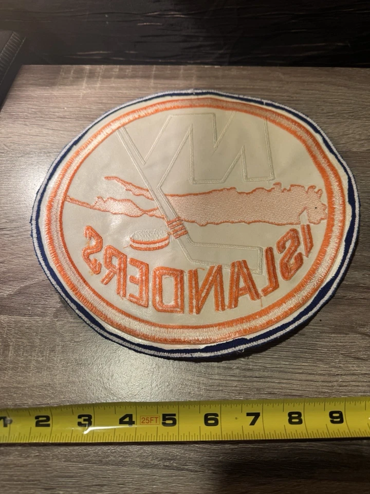 GRANDE parche de escudo de camiseta frontal con logotipo del equipo primario de los New York Islanders 10,5" Foto 3 de 3