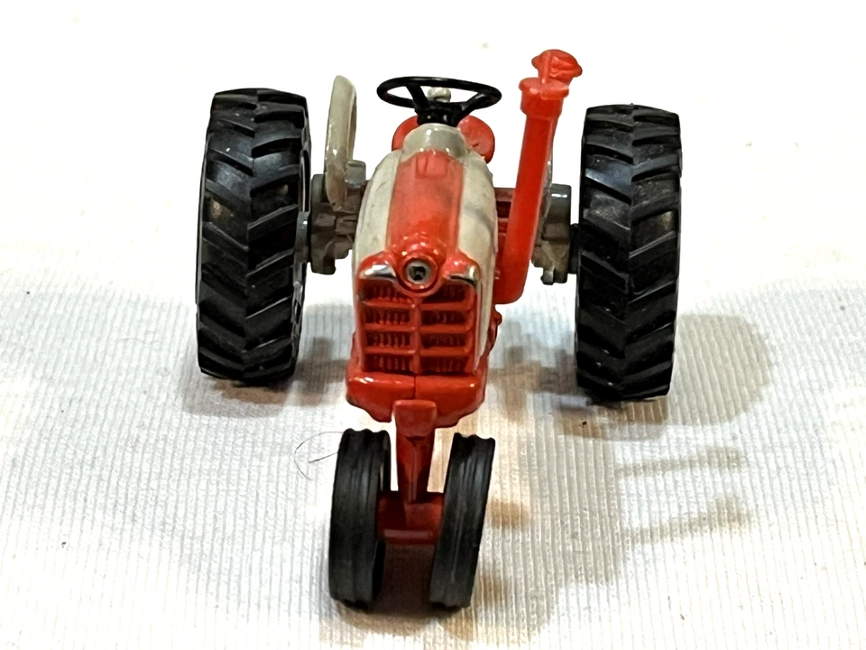 ERTL Vintage Vehicles Ford 901 Diecast Orange & Gray Farm Tractor 1:43 Scale - Image 4 of 4