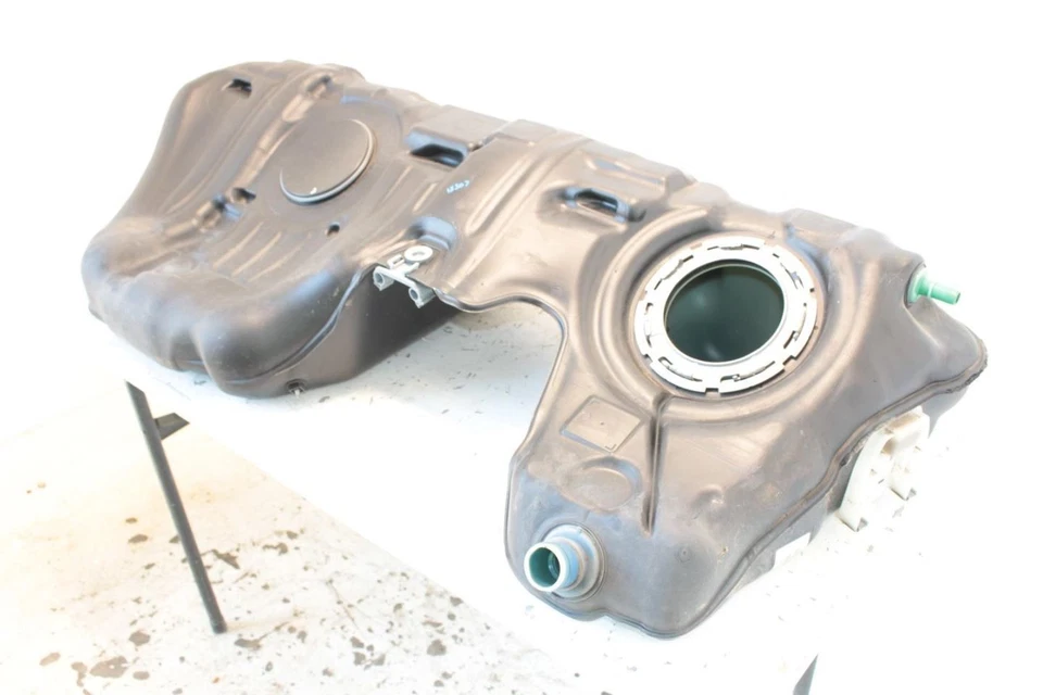 Топливный бак в сборе двойной турбонаддув 15–18 BMW M3 3,0 л - Изображение 3 из 4