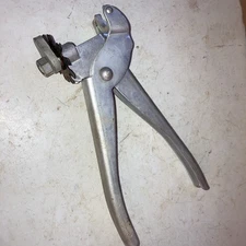 VINTAGE NEW BRITAIN Spark Plug Gapping Tool  GT-20 MADE IN USA. Box AA 