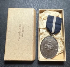 WWI 1915 FAR EAST RELIEF MEDAL IN BOX OF ISSUE Humanitarian Service MINT CONDITI