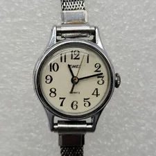 VTG 1989 Timex Women Watch 21mm Silver Tone Band w/ Safety Chain READ*