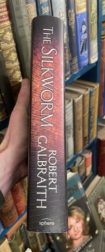 Robert Galbraith (J.K. Rowling) Seidenraupe: signiert 1./1. Auflage - Bild 2 von 8