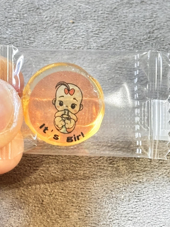 88 Pieces It's a Girl Gender Reveal Candy - Hard Candy with It's a Girl Foto 4 de 4