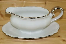 Winterling WIG822 Gravy Boat or Sauce Bowl with attached Underplate, 8 3/4" x 6"