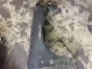 Audi A4  Kotflügel rechts   in grau LY7L 1996Baujahr