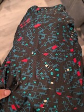  2 Tall And Curvy Lularoe Leggings