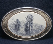XC21125 VINTAGE 1970s NATIVE AMERICAN INDIANS RIDING HORSES ART BELT BUCKLE