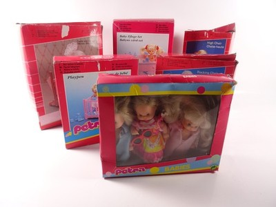 Vintage Sammlung Petra Barbie-Clone Babymöbel-Set Plasty Lundby mit OVPs (21366)