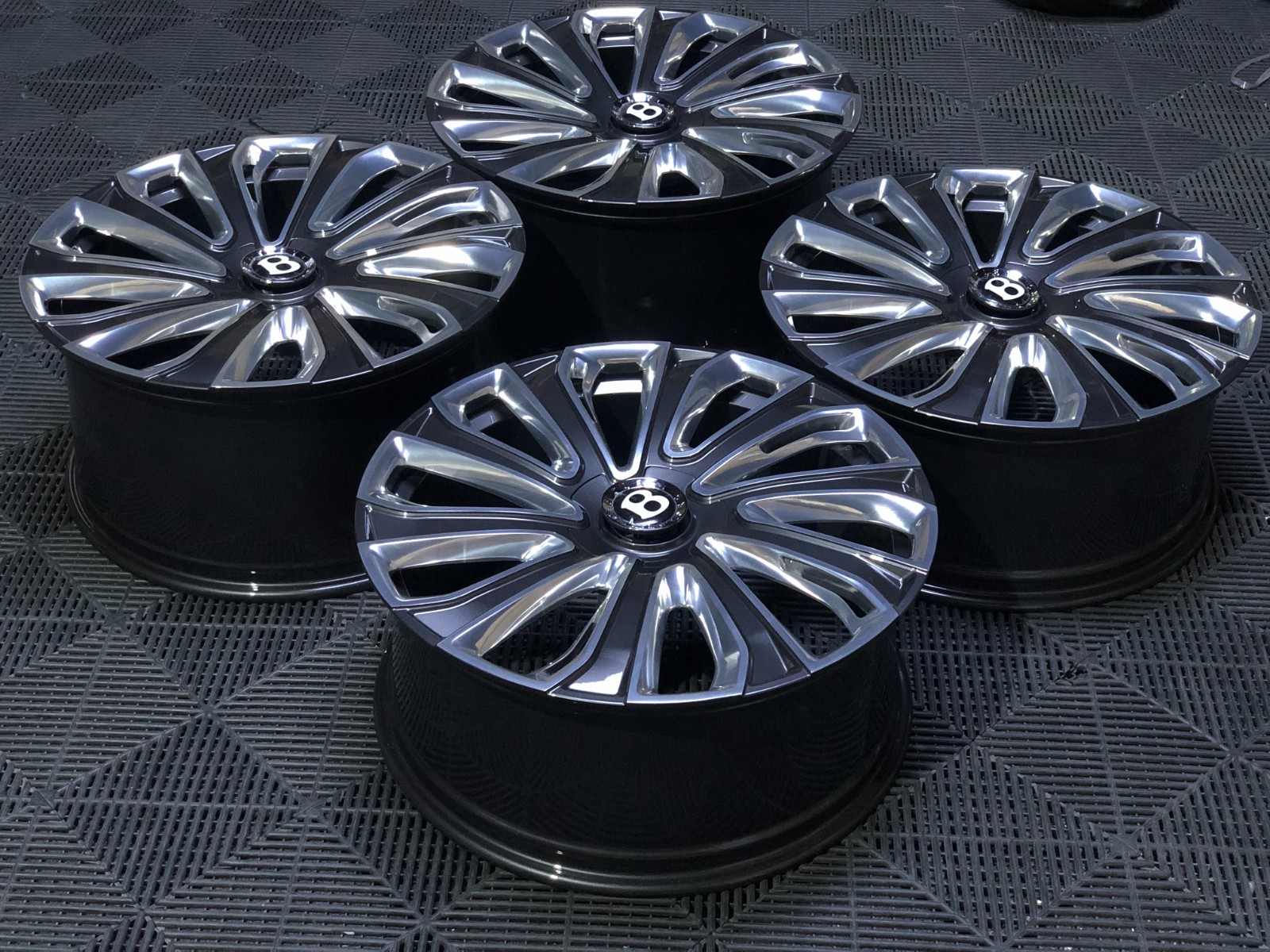 Bentley Bentayga 2016-2025 Wheel
