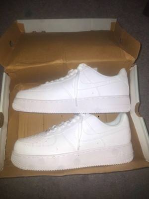 Nike Air Force 1 Herren Sneaker Low Top EU 42 Weiß Schnürung Kunstleder