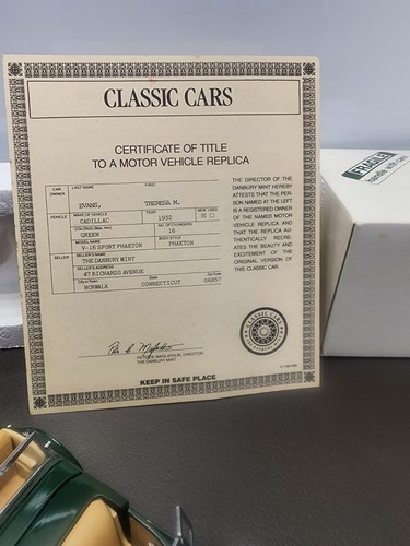 Danbury Mint 1932 Cadillac V-16 Sport Phaeton Die Cast 1:24  - Picture 21 of 22
