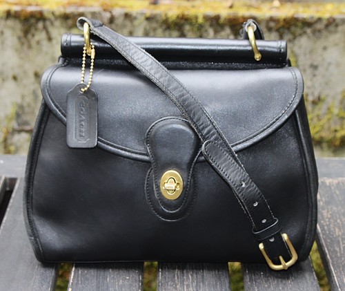 Coach Vintage - Logan Crossbody Bag 9907, Black + Brass Turnlock, USA 1980s - Bild 1 von 11