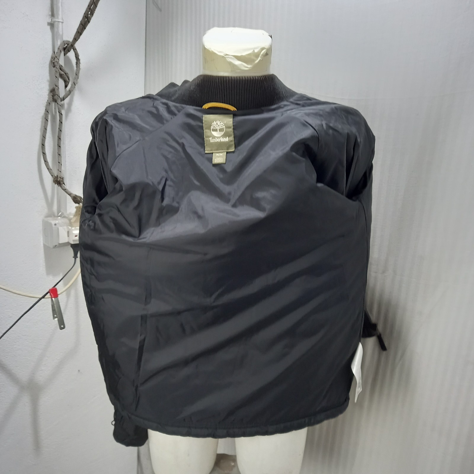 item e6488 black timberland jacket / padding size… - image 8