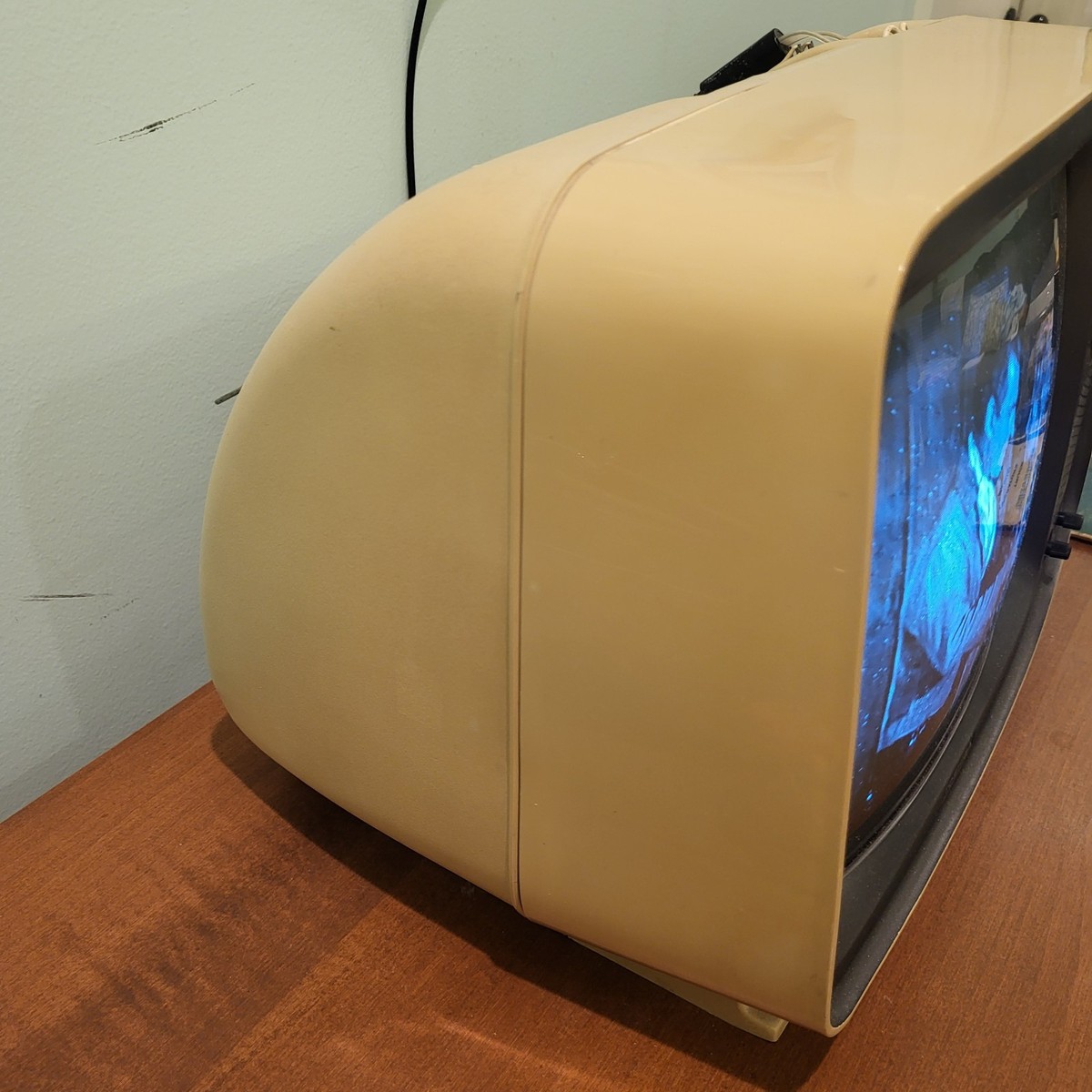 TOSHIBAレトロTV サンヨーレトロTV 2点セット Yahoo!オークション - 【レトロ美品】ブラウン管テレビ TOSHIBA 14P244