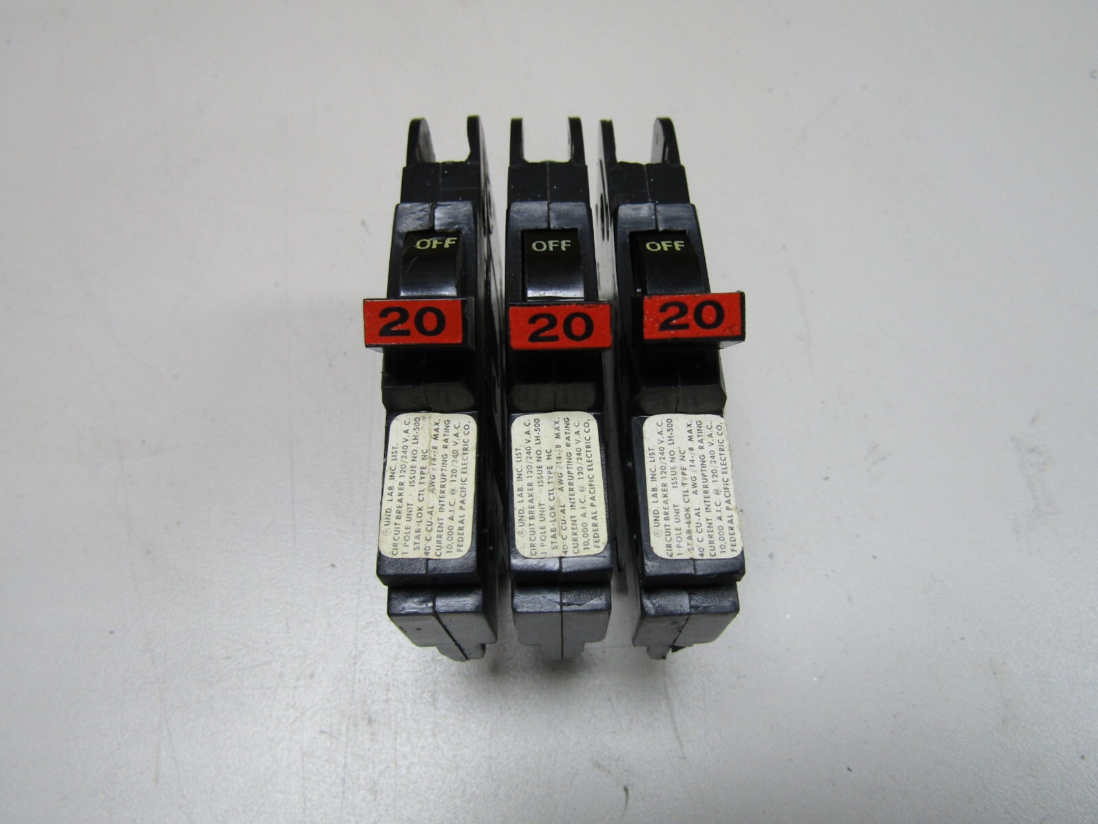 NC0220 : Federal Pioneer Circuit Breaker, 2-1P, 20 Amps | AMRE Supply