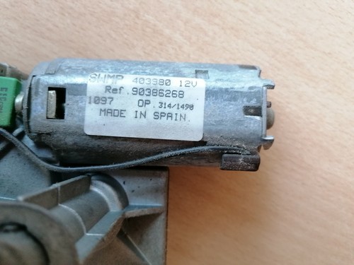 Auto - Scheibenwischermotor Opel Cosa B