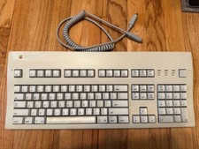 Apple Extended Keyboard II Clean , with cable