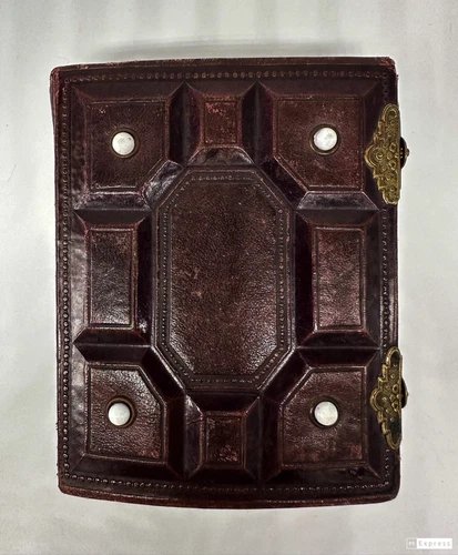 Vintage Civil War Era Photo Album, Gilt pgs Porcelain Buttons 45 CDVs Stamps