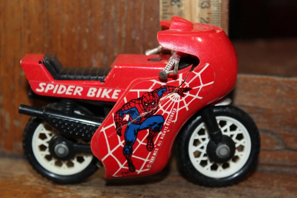 Bicicleta Spider-Man vintage Buddy L motocicleta 1980 Foto 2 de 4