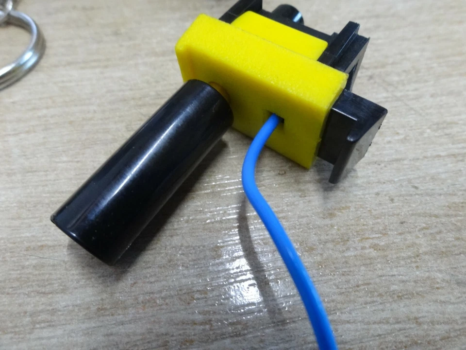 Belling Lee L2090 panel mount 4mm banana socket and wire connector - Image 4 of 4