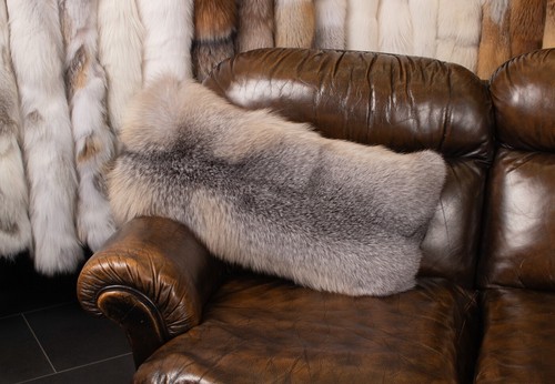 1661 Cuddly Blue Frost Fox Fur Pillow 'Northern Light' Real Fur Cushion Fox Fur - Picture 3 of 10